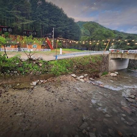 Hongcheon Gongjaksan Recreational Forest Pension Zewnętrze zdjęcie