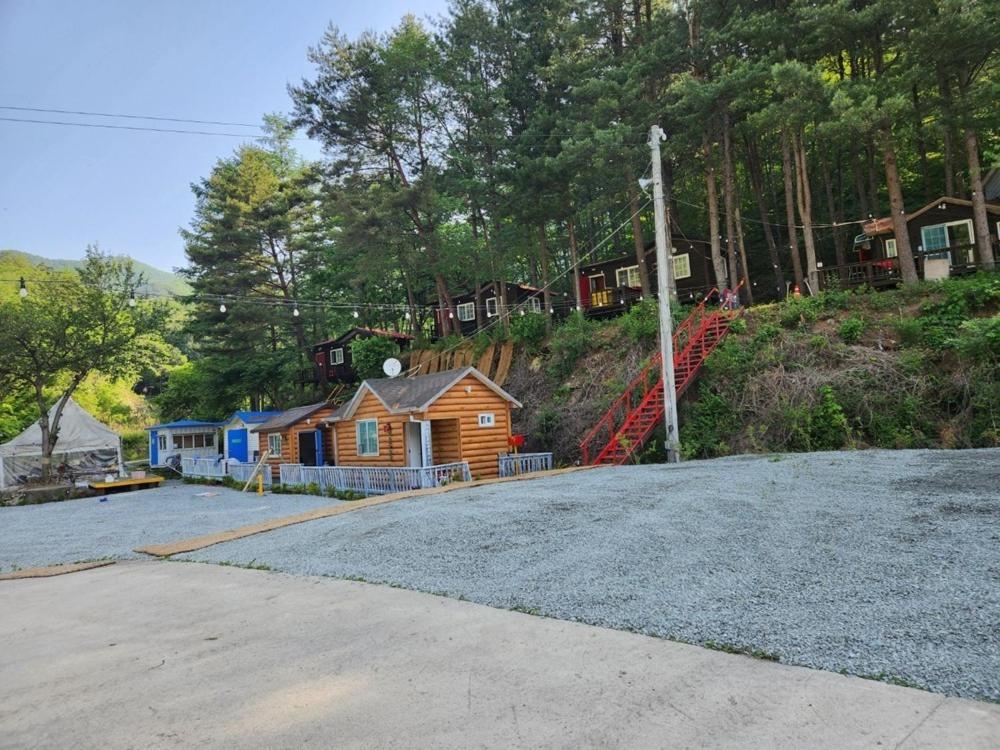 Hongcheon Gongjaksan Recreational Forest Pension Pokój zdjęcie