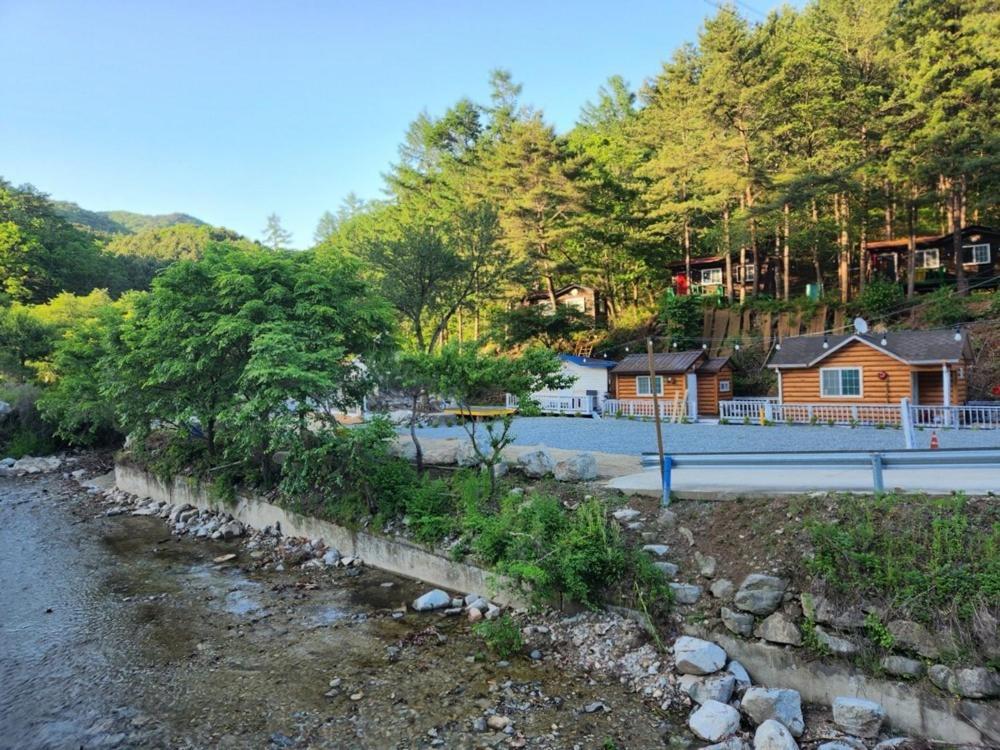 Hongcheon Gongjaksan Recreational Forest Pension Zewnętrze zdjęcie