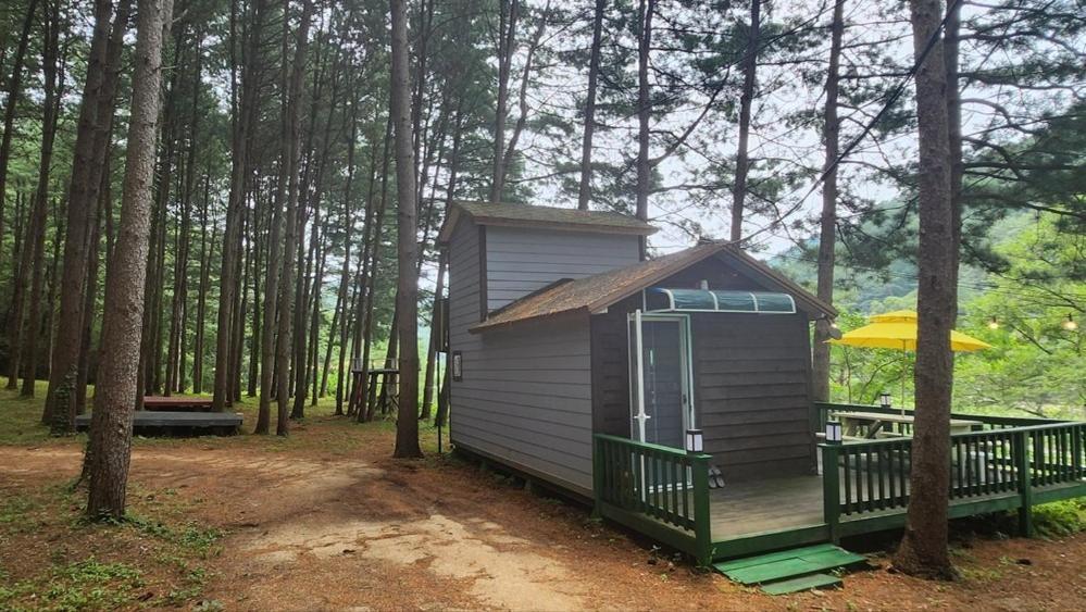 Hongcheon Gongjaksan Recreational Forest Pension Zewnętrze zdjęcie