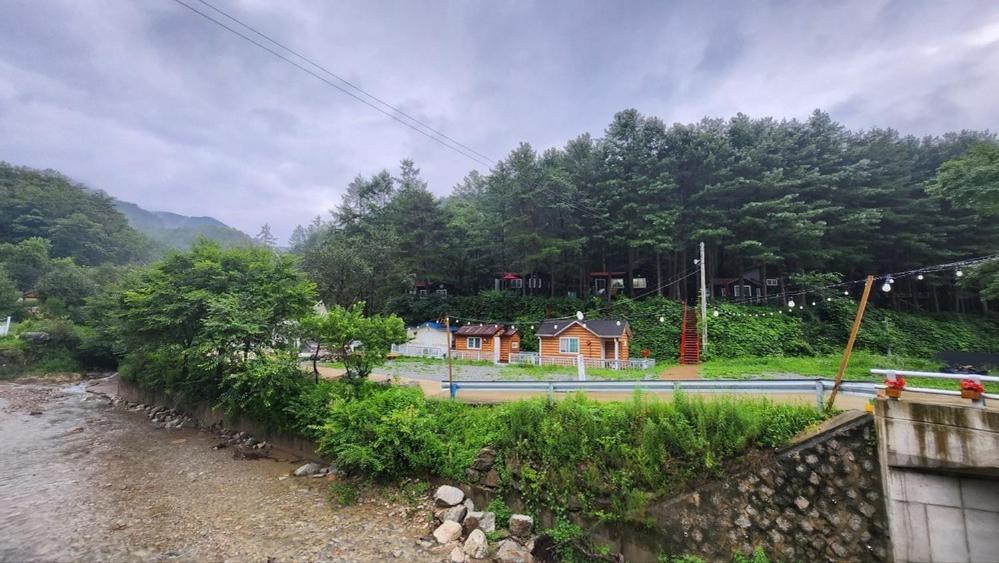 Hongcheon Gongjaksan Recreational Forest Pension Zewnętrze zdjęcie